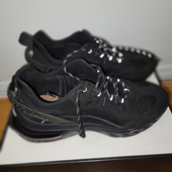 Beautiful black dsquared2 sneakers good condition size 12 - Picture 7 of 8